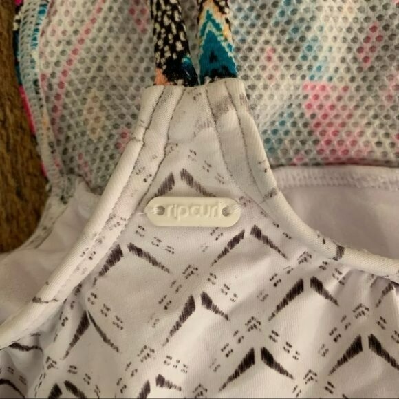 Rip curl womens ruffle flounce bikini top multicolor black white size medium NWT - Picture 8 of 11